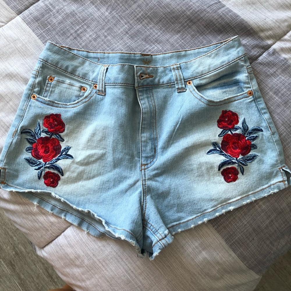 Almost Famous brand denim shorts embroidered roses